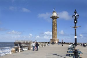 whitby pier 5 sm.jpg
